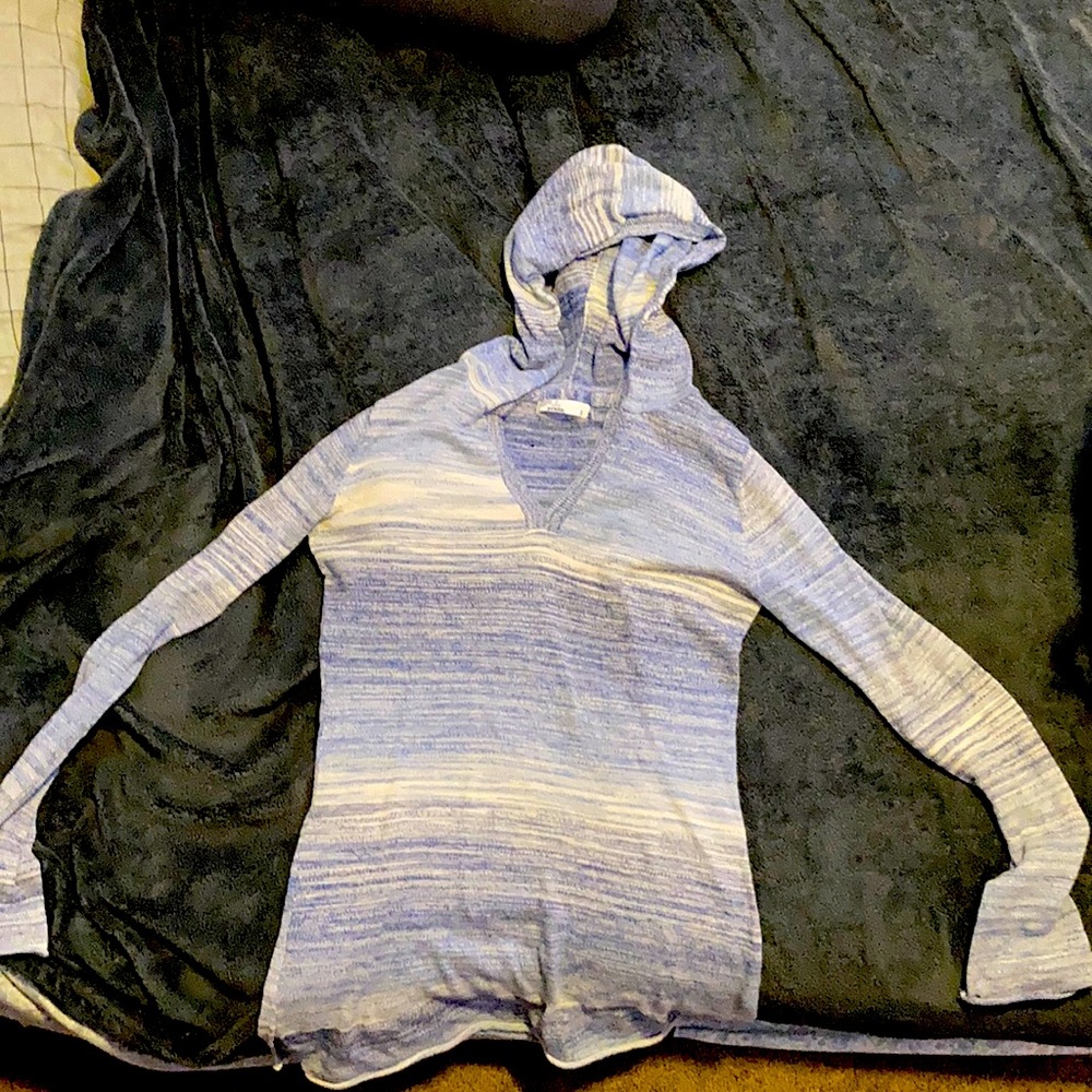 I’m selling a shirt from prAna ❤️